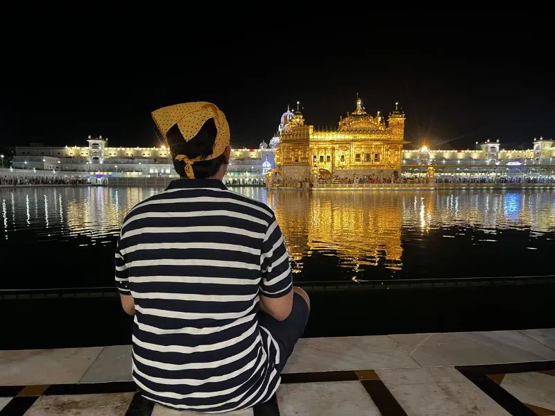 AMRITSAR GOLDEN TEMPLE A NOITE