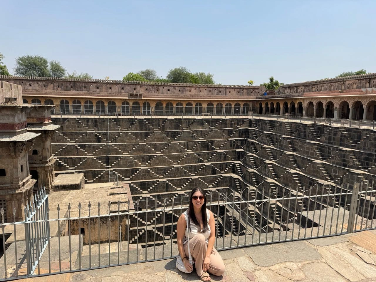 Cliente em viagem pela Índia com a Chalo Viagens – Beira do Ganges