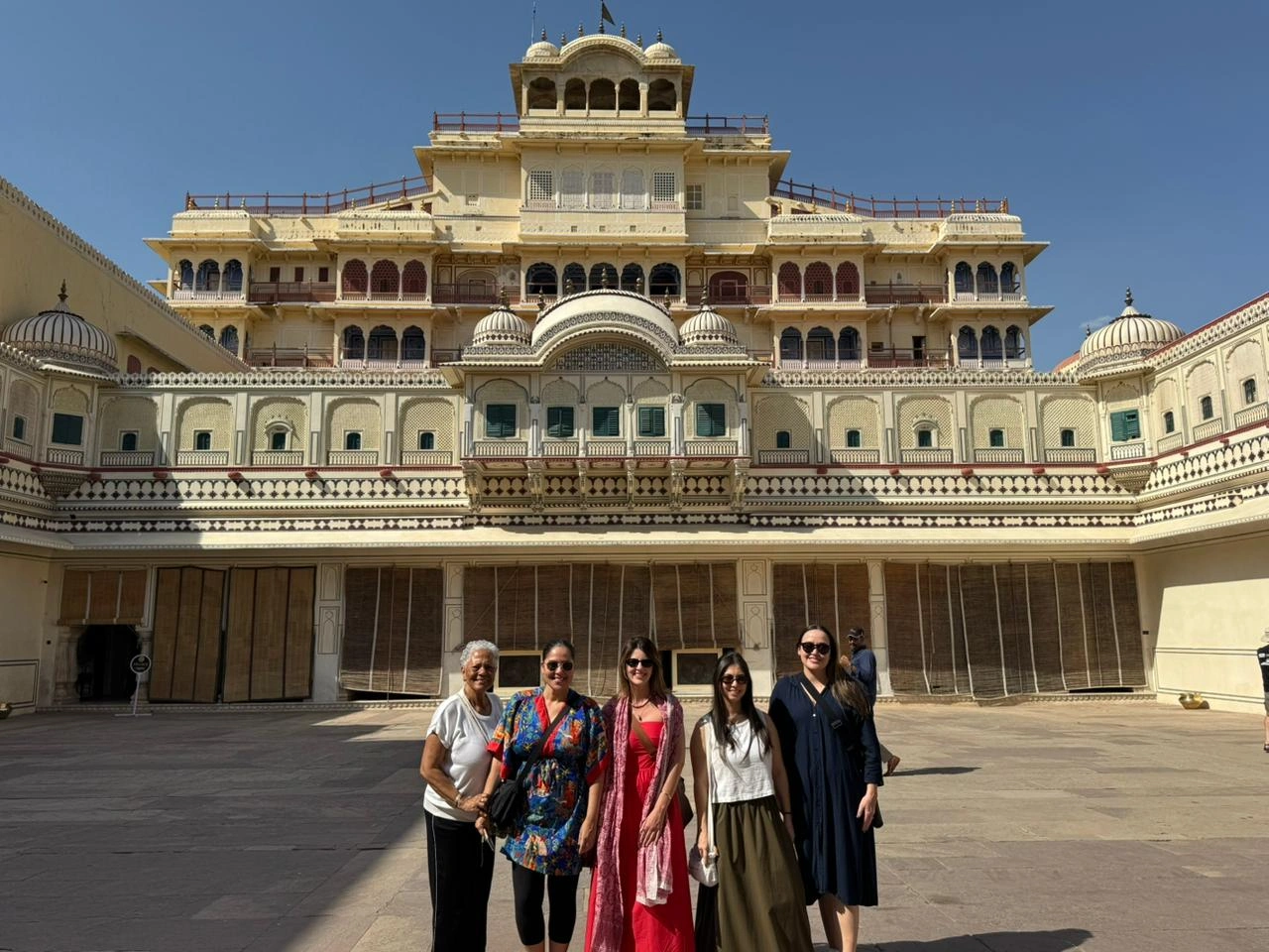 Grupo de viagem para a Índia na Beira do Ganges – Chalo Viagens